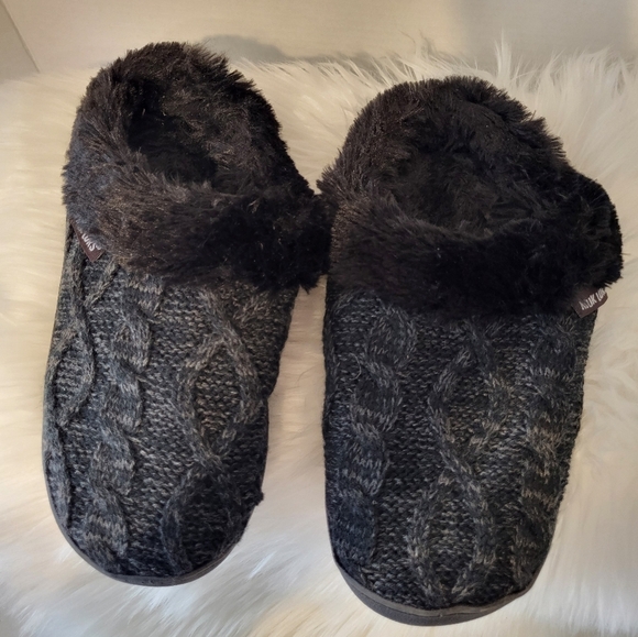 Muk Luks Knit Slippers, Size Large 9-10 - Picture 2 of 5
